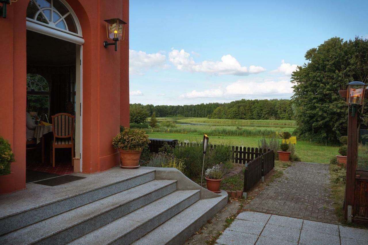 Altes Gutshaus-Federow Hotel Kültér fotó